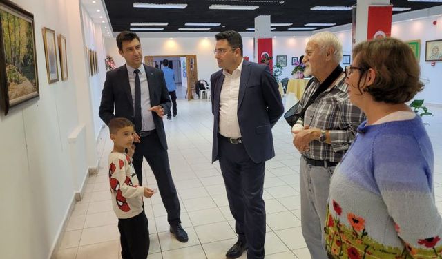RESİM SERGİSİ BÜYÜK İLGİ GÖRDÜ.